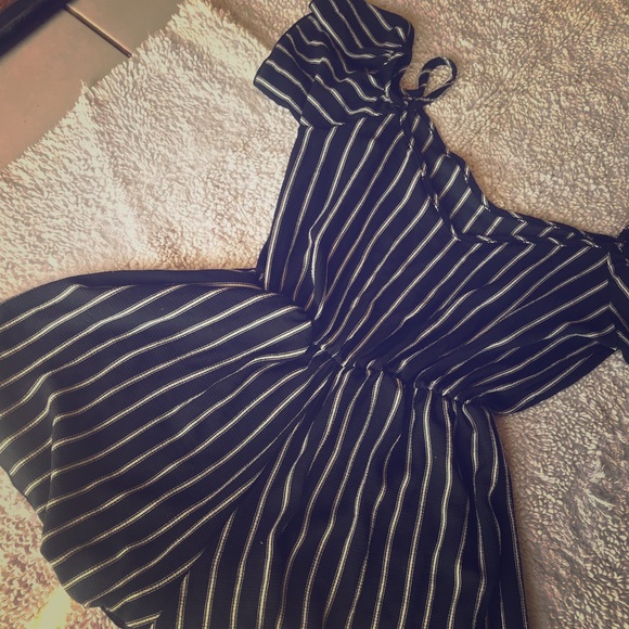 Cute Short Jumpsuit - Picture 2 of 5